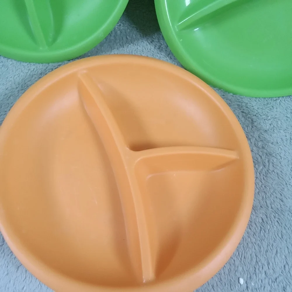 Set of 3 Kids Divided Plastic Plates Green and Orange 8 Inch‎ Microwave Safe